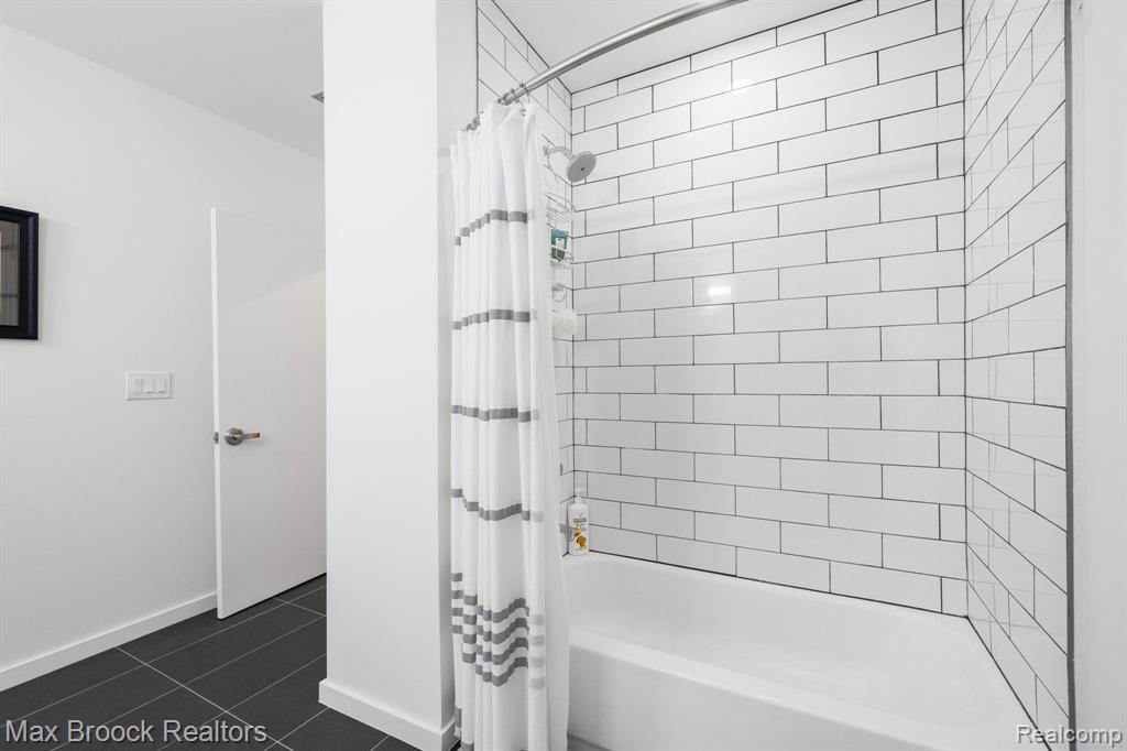 211 East 9 Mile Road, Unit 315 Ferndale, MI 48220 - Photo 23 of 35