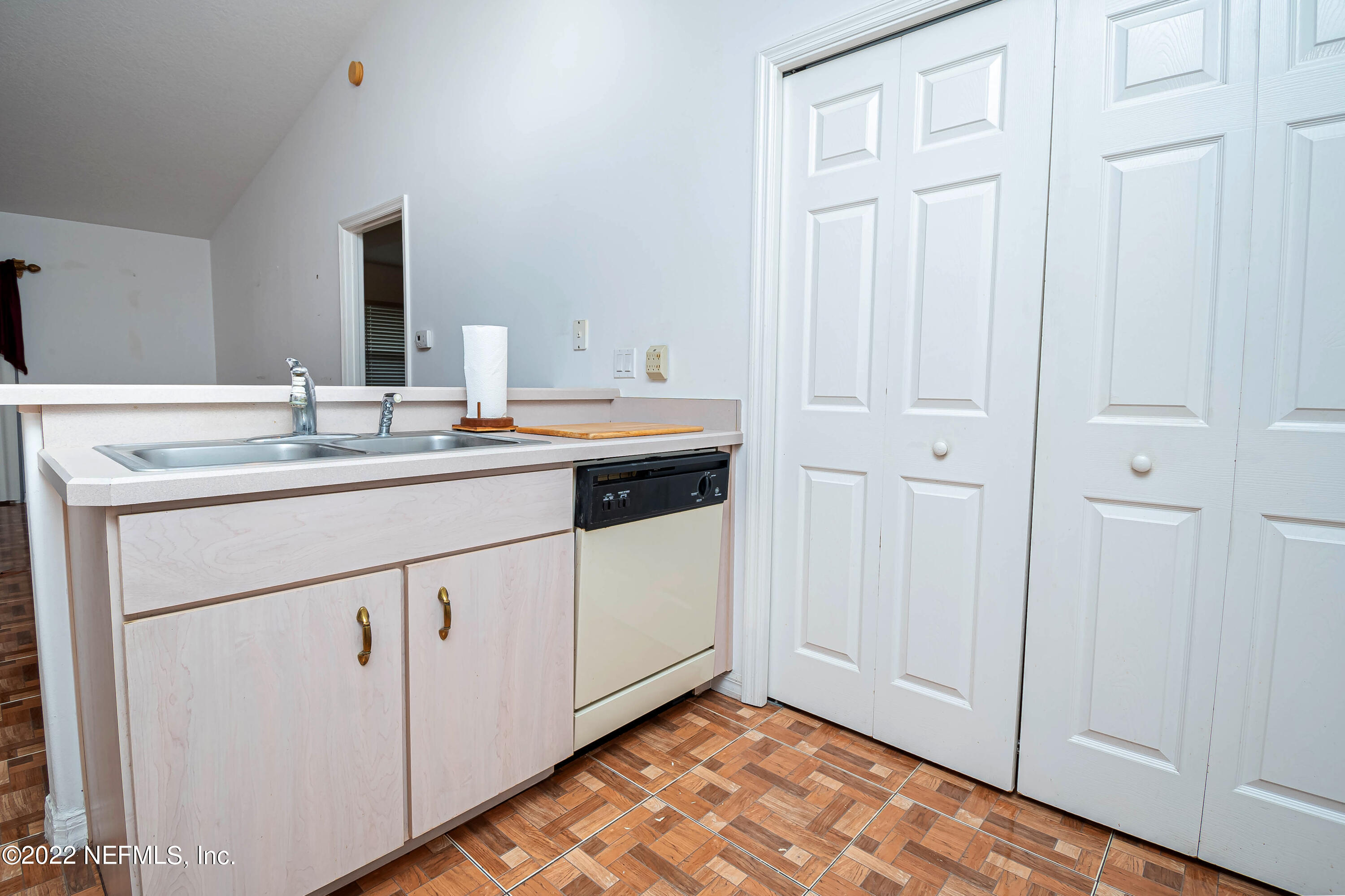 74 Raintree Place Palm Coast, FL 32164 - Photo 20 of 51 kitchen2