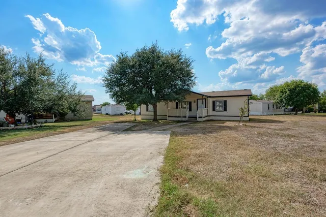 $1,490 | 187 Horseshoe Bend Road, San Marcos, TX 78666