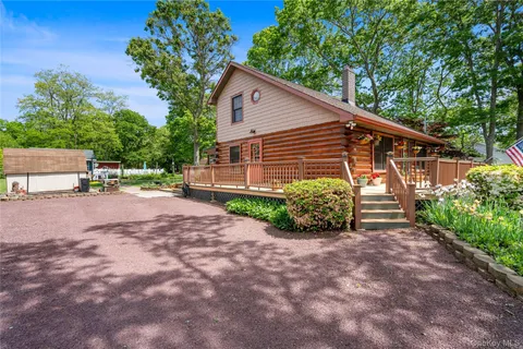 $749,990 | 355 Woodland Avenue, Manorville, NY 11949