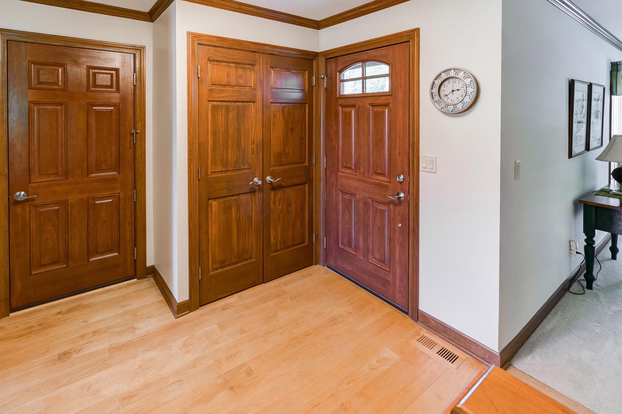 2280 Sandover Road Columbus, OH 43220 - Photo 3 of 39