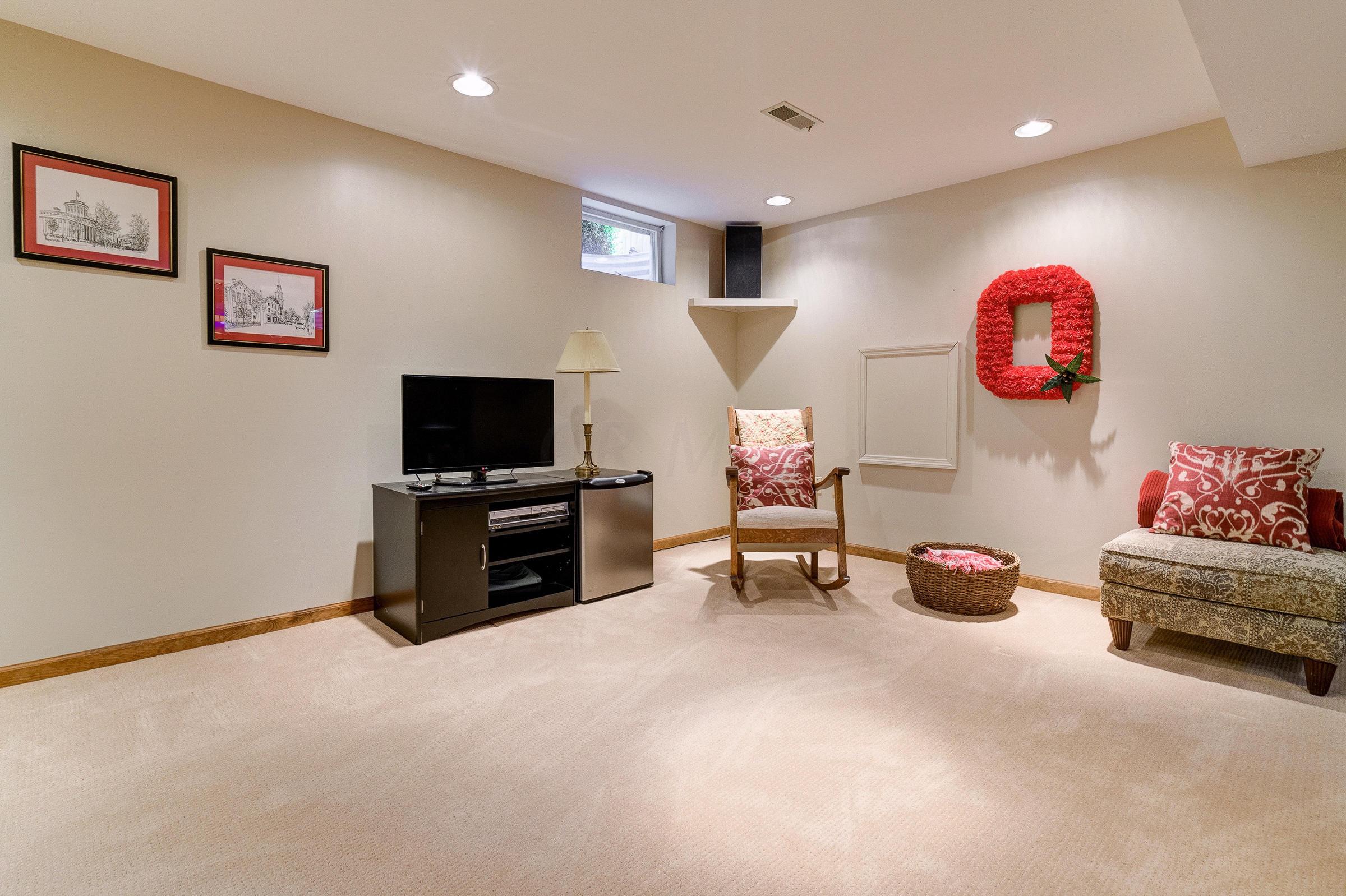 2280 Sandover Road Columbus, OH 43220 - Photo 34 of 39