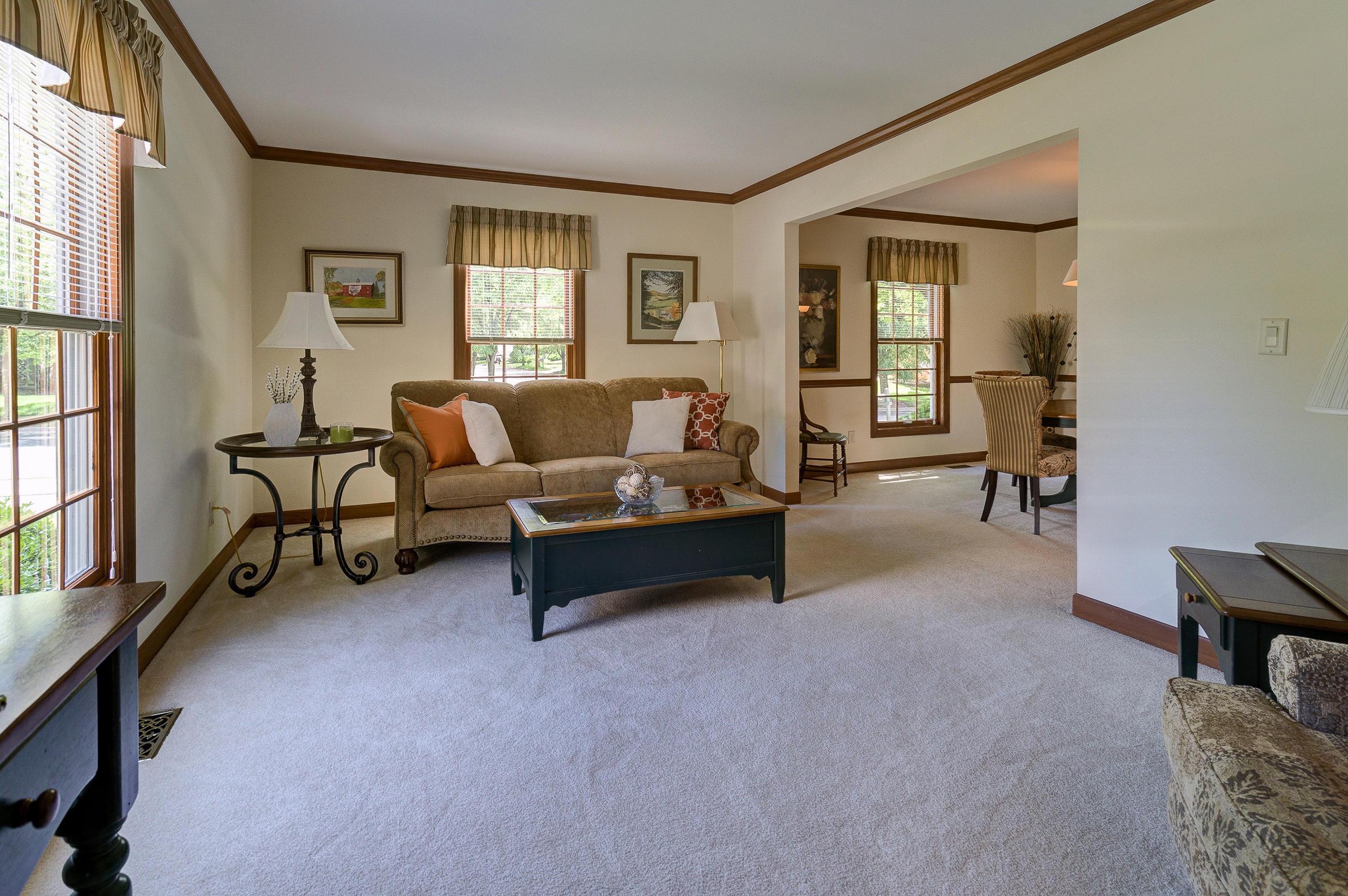 2280 Sandover Road Columbus, OH 43220 - Photo 5 of 39