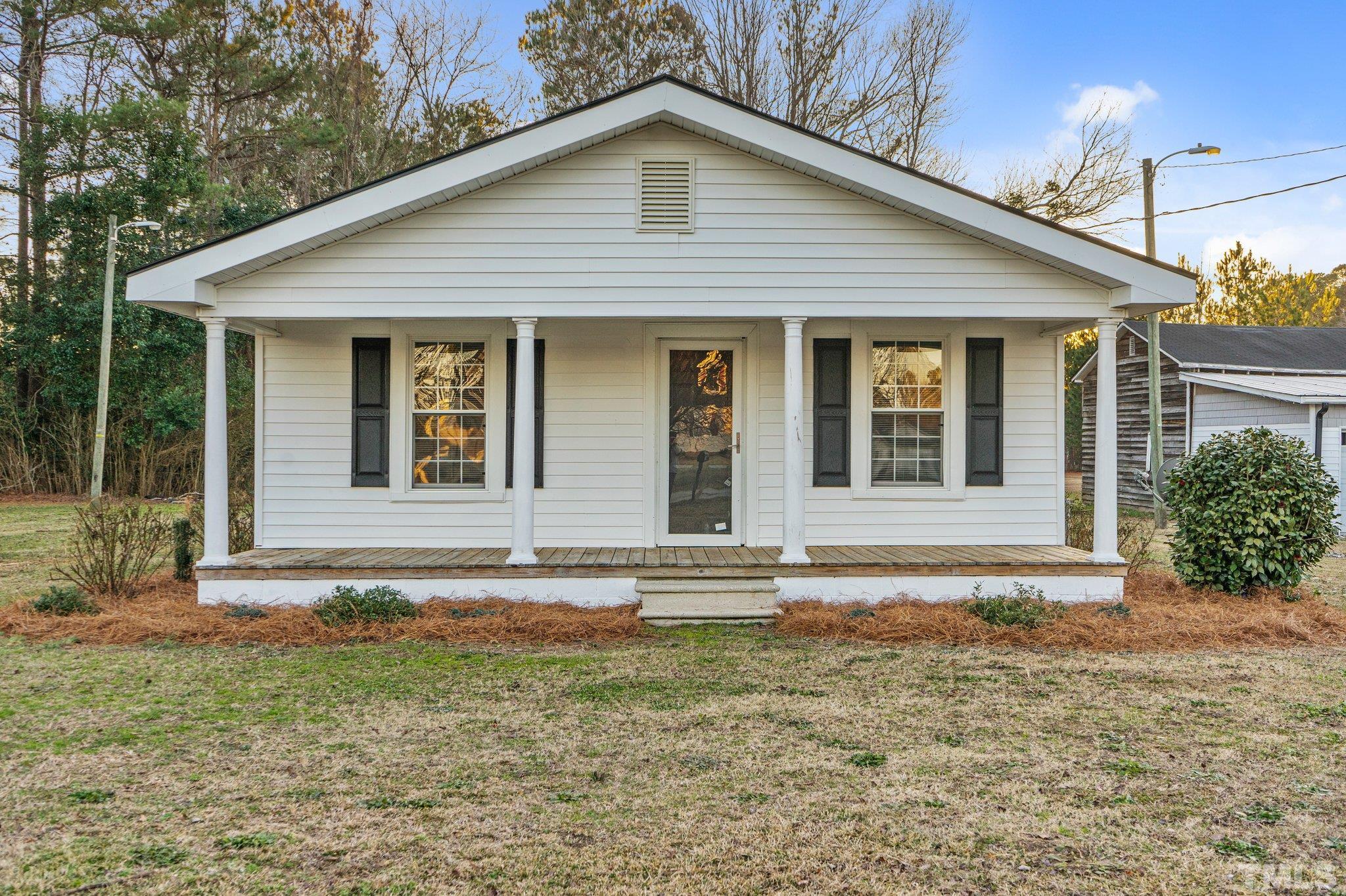 310 Lucas Road Dunn, NC 28334 - Photo 3 of 30 Gallery Image 3