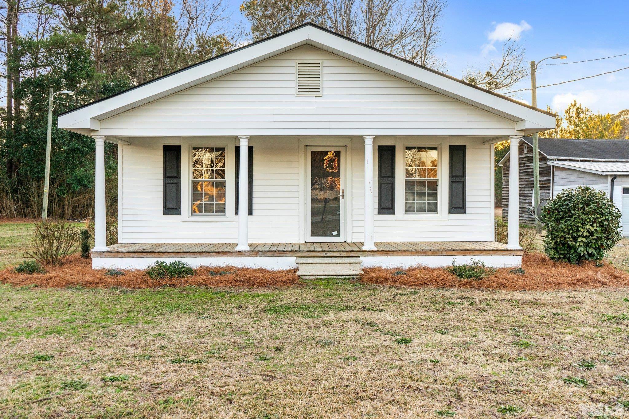 310 Lucas Road Dunn, NC 28334 - Photo 4 of 30 Gallery Image 4