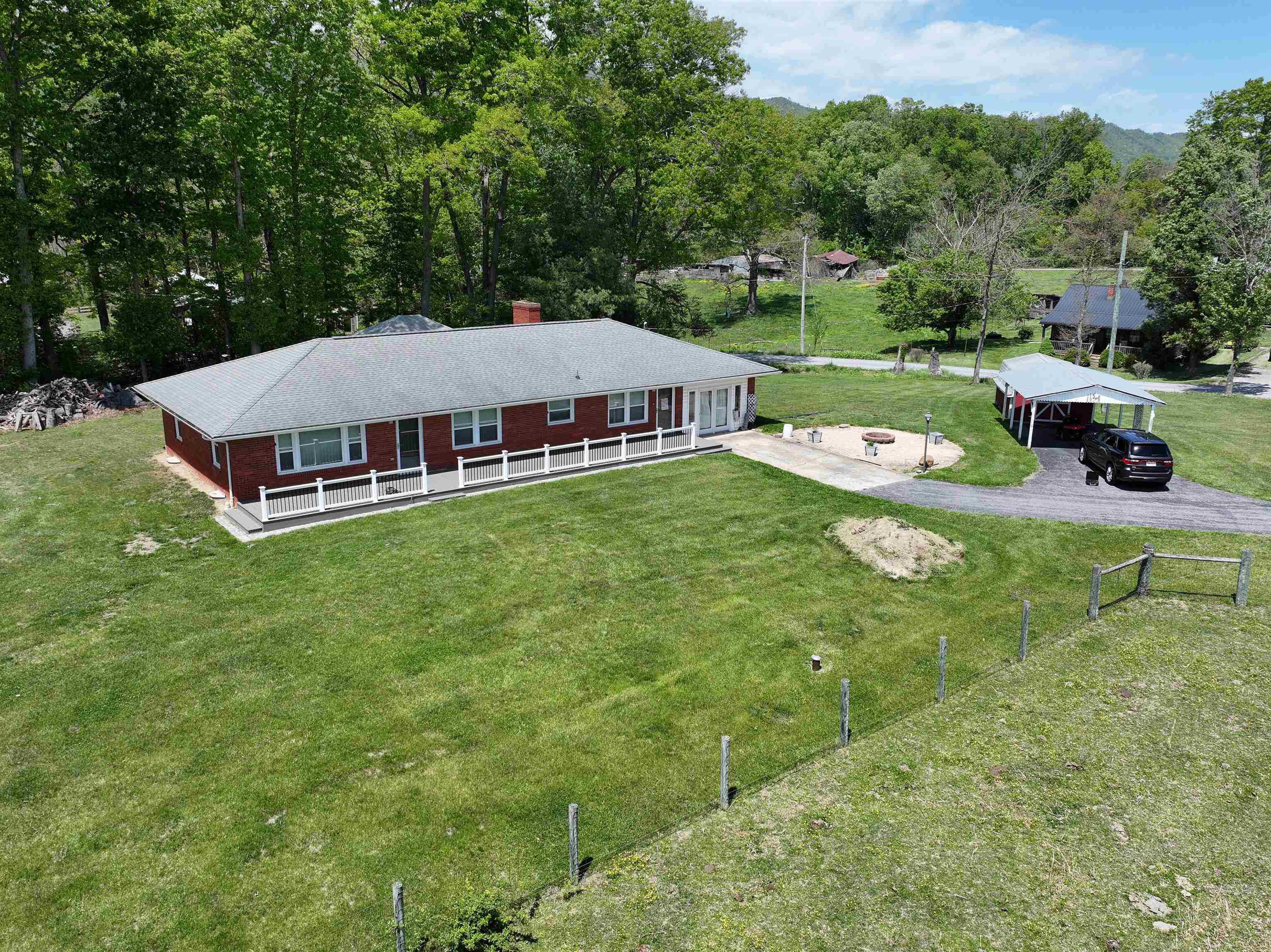 1335 Rinacas Corner Road Shenandoah, VA 22849 - Photo 8 of 35