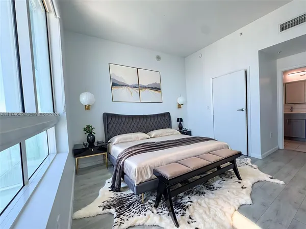 $5,600 | 1900 North Bayshore Drive, Unit 4112, Miami, FL 33132