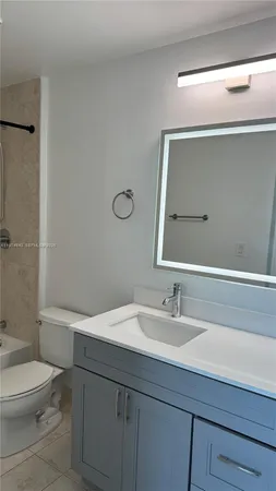 $5,600 | 1900 North Bayshore Drive, Unit 4112, Miami, FL 33132