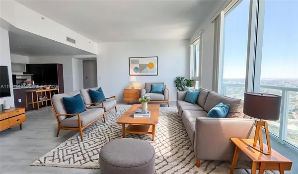 $5,600 | 1900 North Bayshore Drive, Unit 4112, Miami, FL 33132