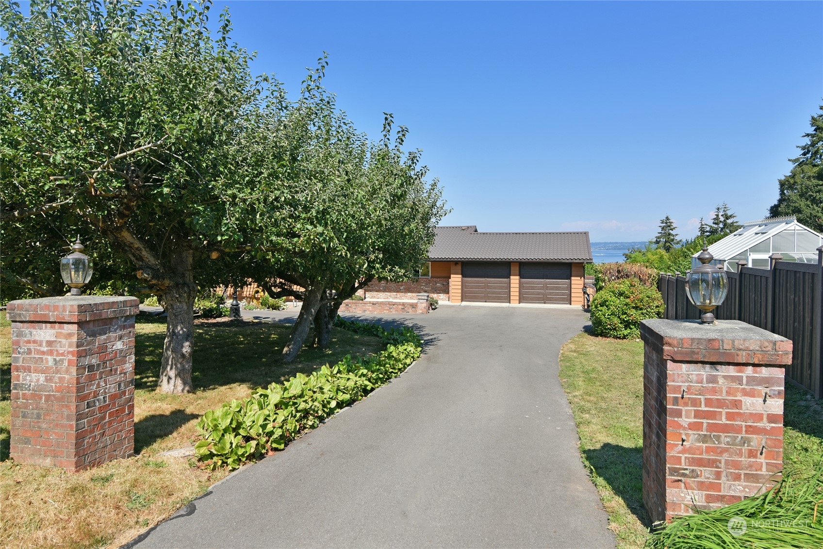 22456 Jefferson Point Road Northeast Kingston, WA 98346 - Photo 8 of 40 Gallery Image 8