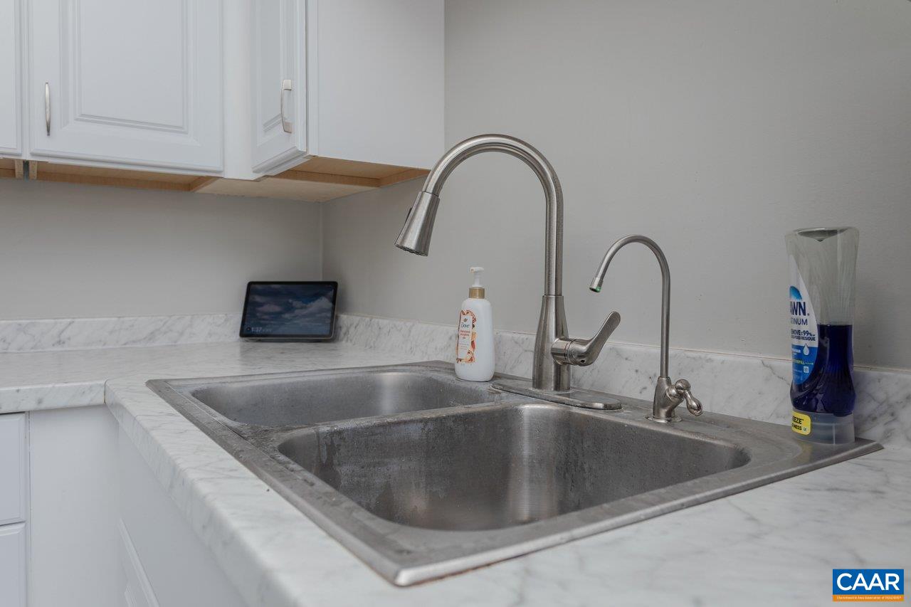 273 East Riverside Drive Timberville, VA 22853 - Photo 11 of 33