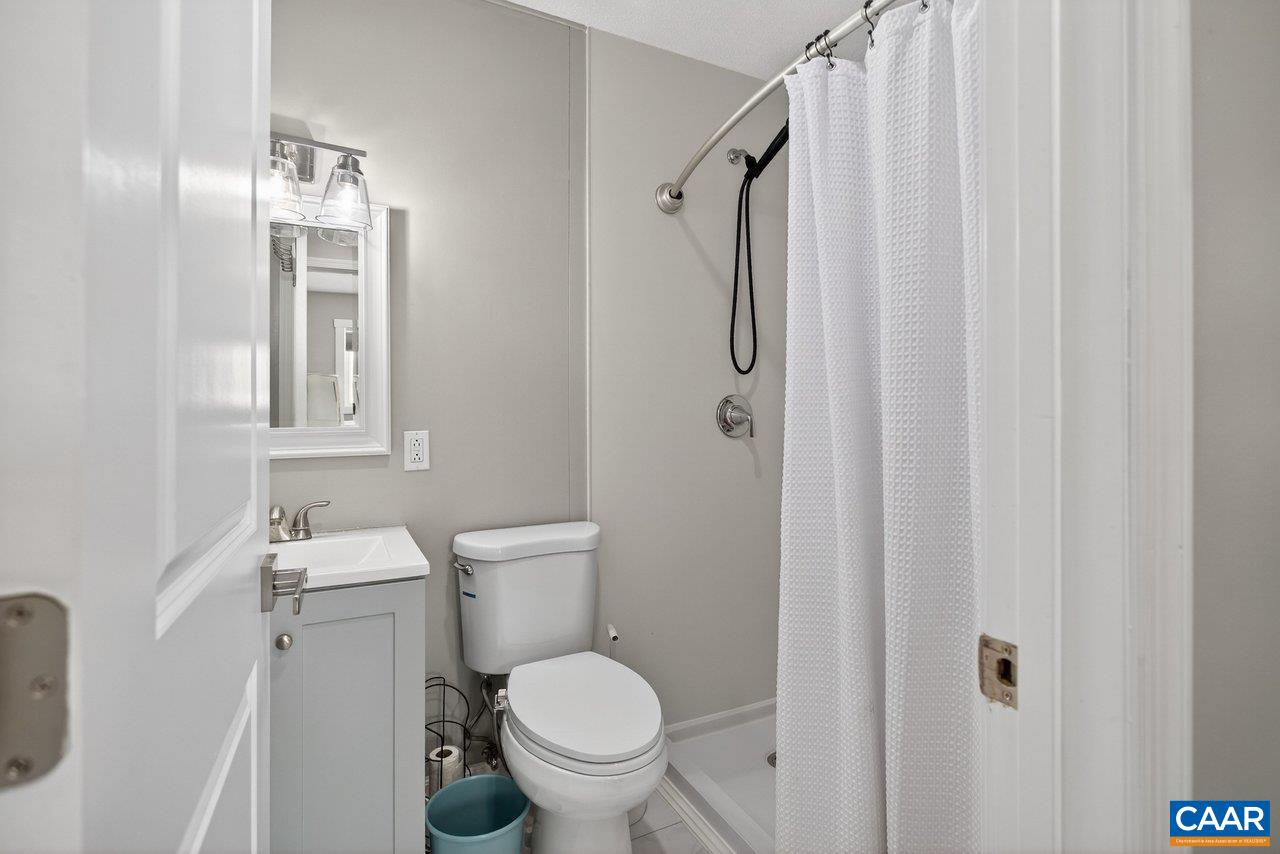 273 East Riverside Drive Timberville, VA 22853 - Photo 14 of 33