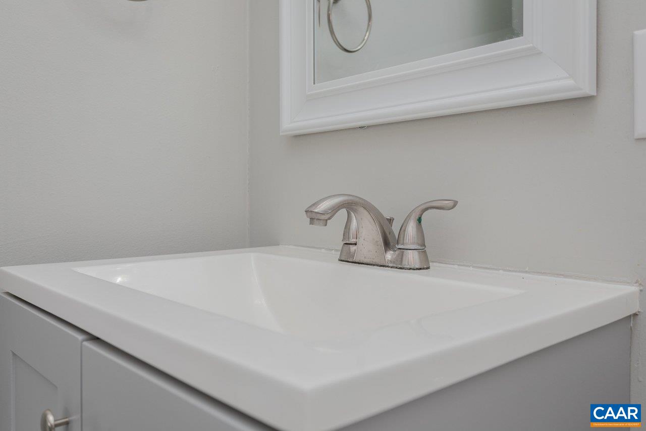 273 East Riverside Drive Timberville, VA 22853 - Photo 16 of 33