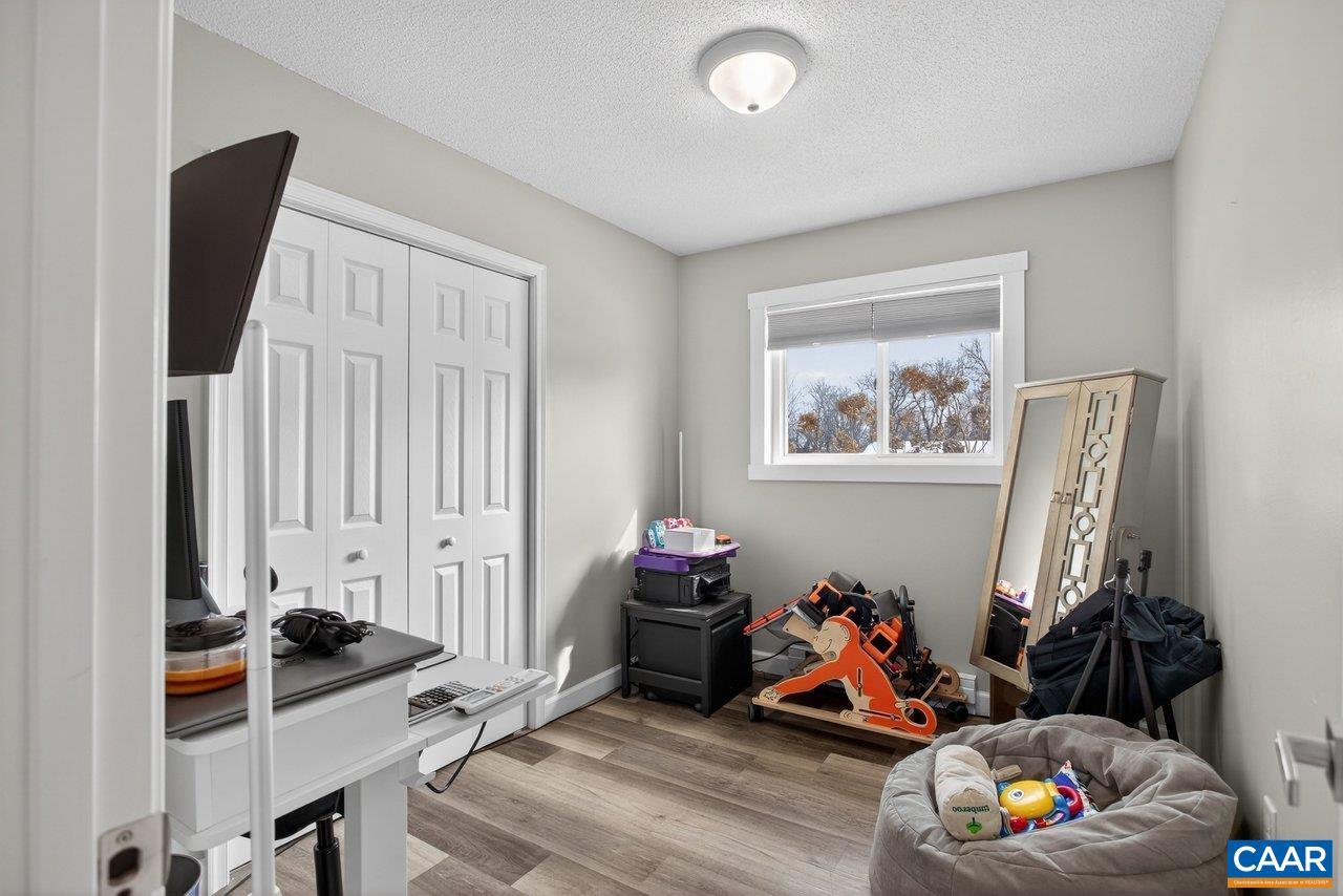 273 East Riverside Drive Timberville, VA 22853 - Photo 18 of 33