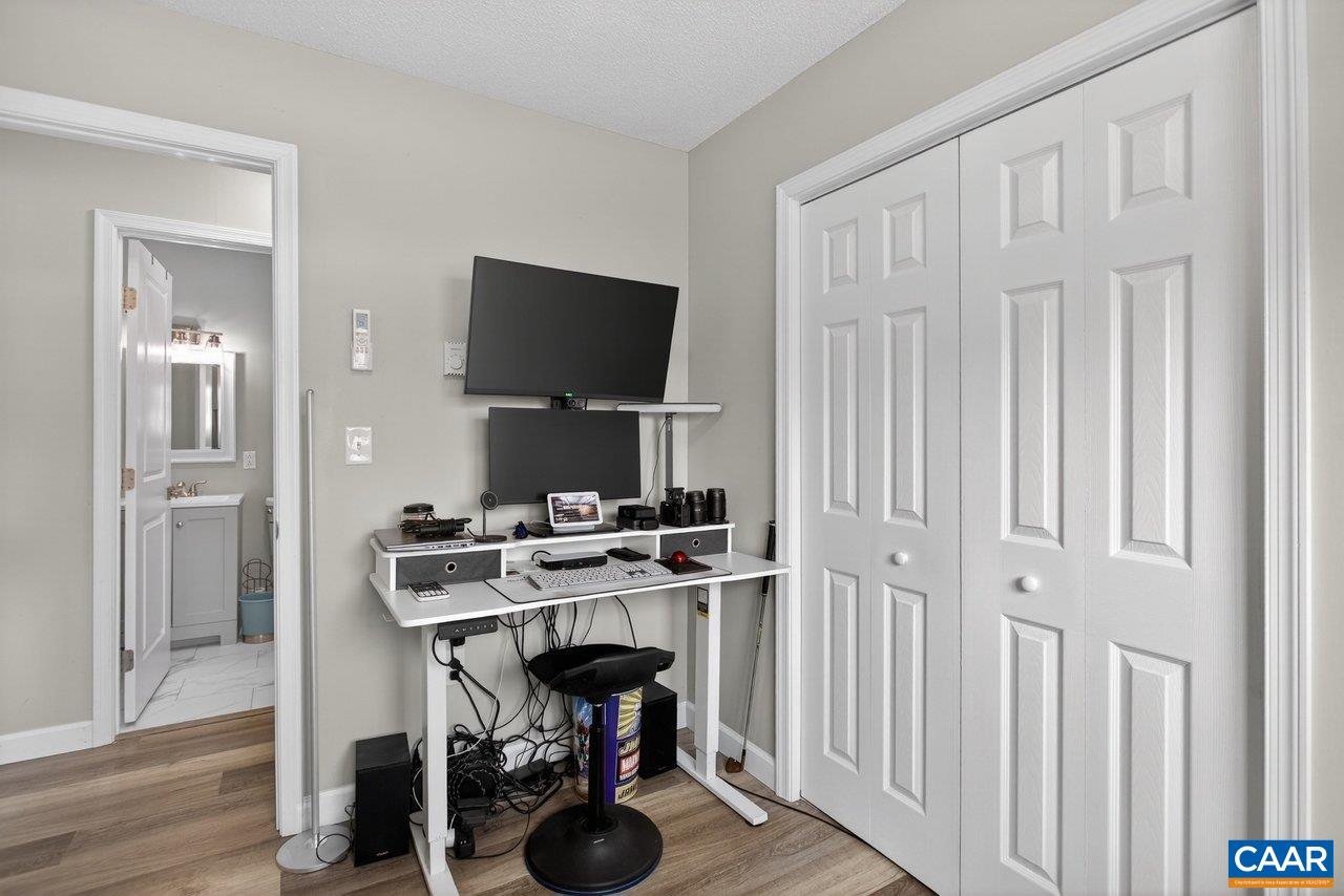 273 East Riverside Drive Timberville, VA 22853 - Photo 19 of 33