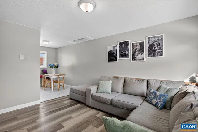 $249,900 | 273 East Riverside Drive, Timberville, VA 22853