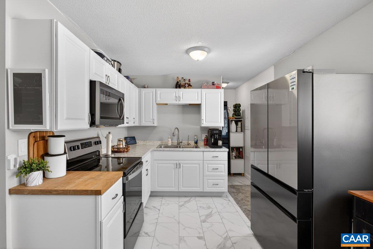 273 East Riverside Drive Timberville, VA 22853 - Photo 6 of 33