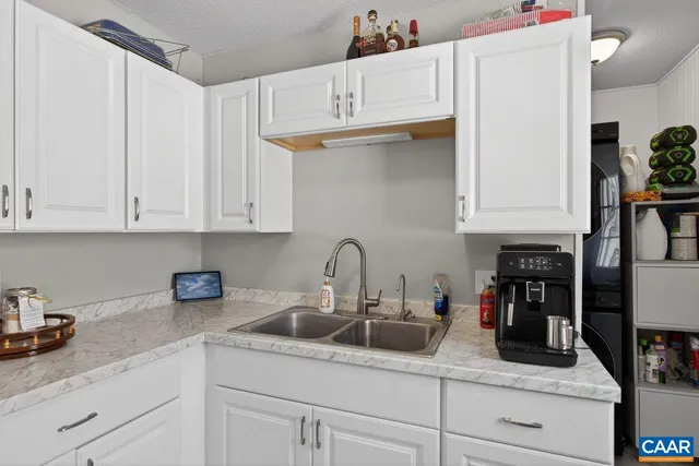 $249,900 | 273 East Riverside Drive, Timberville, VA 22853