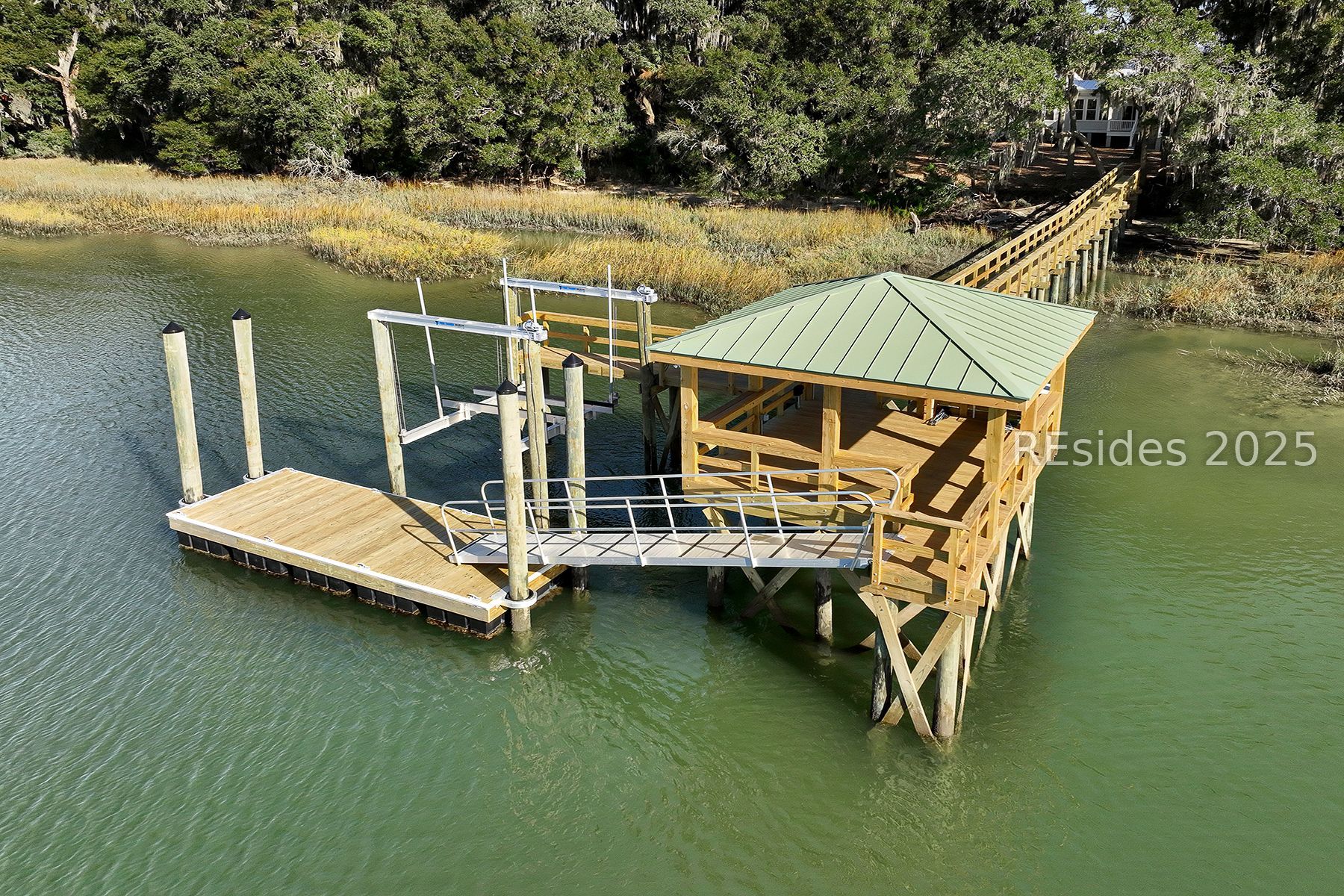 Short dock / No restrictions