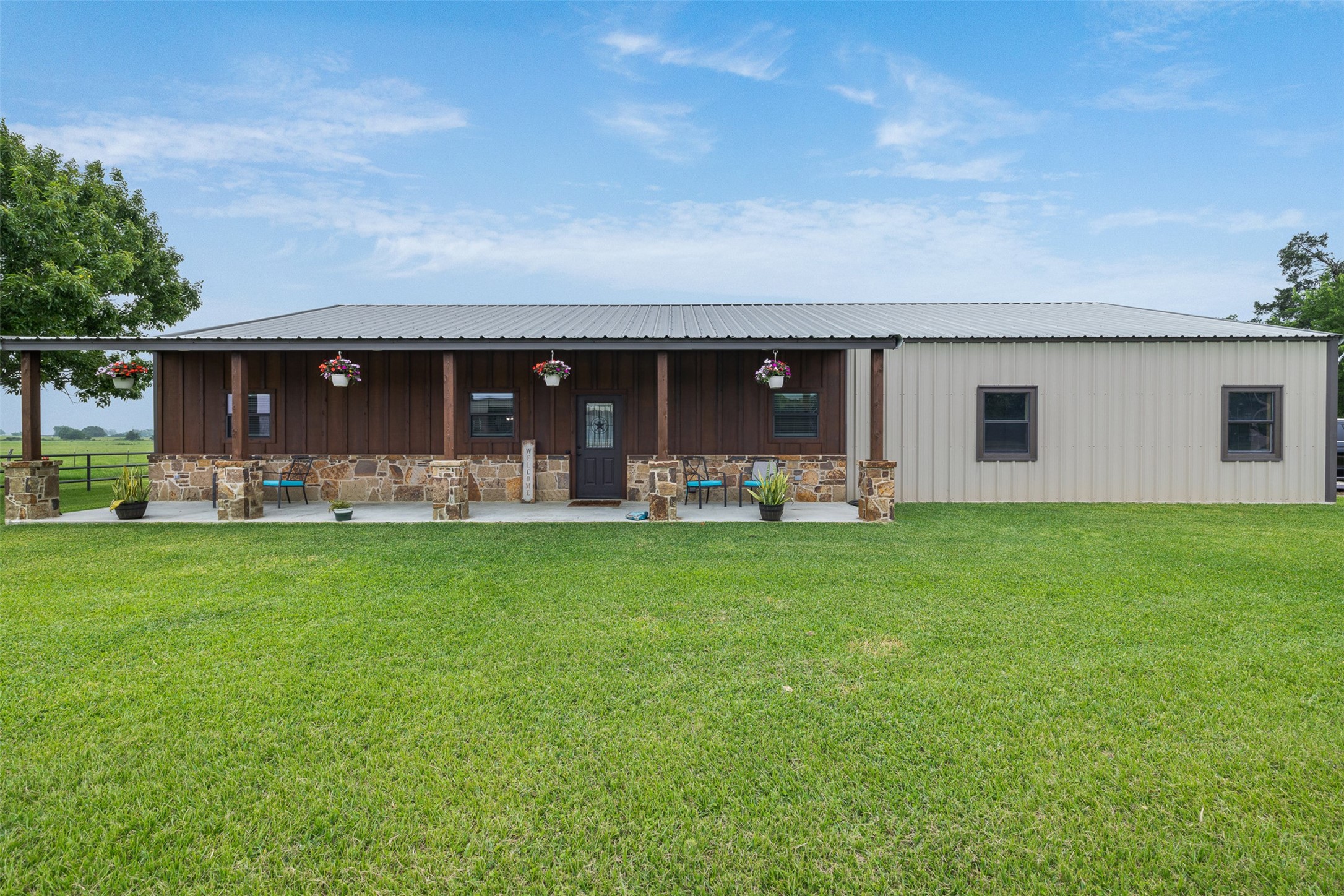 493 Hodde Road Burton, TX 77835 - Photo 2 of 47