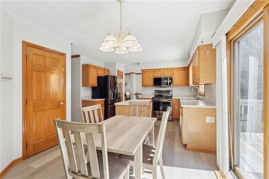 365 Cobblestone Circle McKees Rocks, PA 15136 - Photo 12 of 44