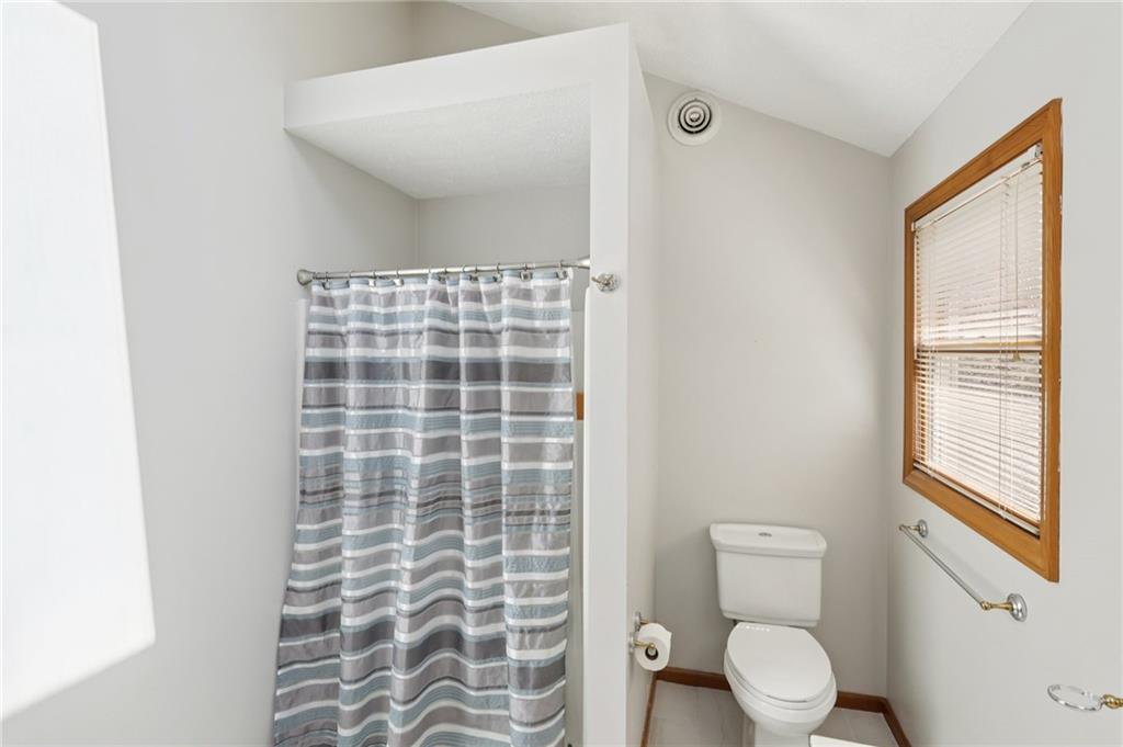 365 Cobblestone Circle McKees Rocks, PA 15136 - Photo 24 of 44