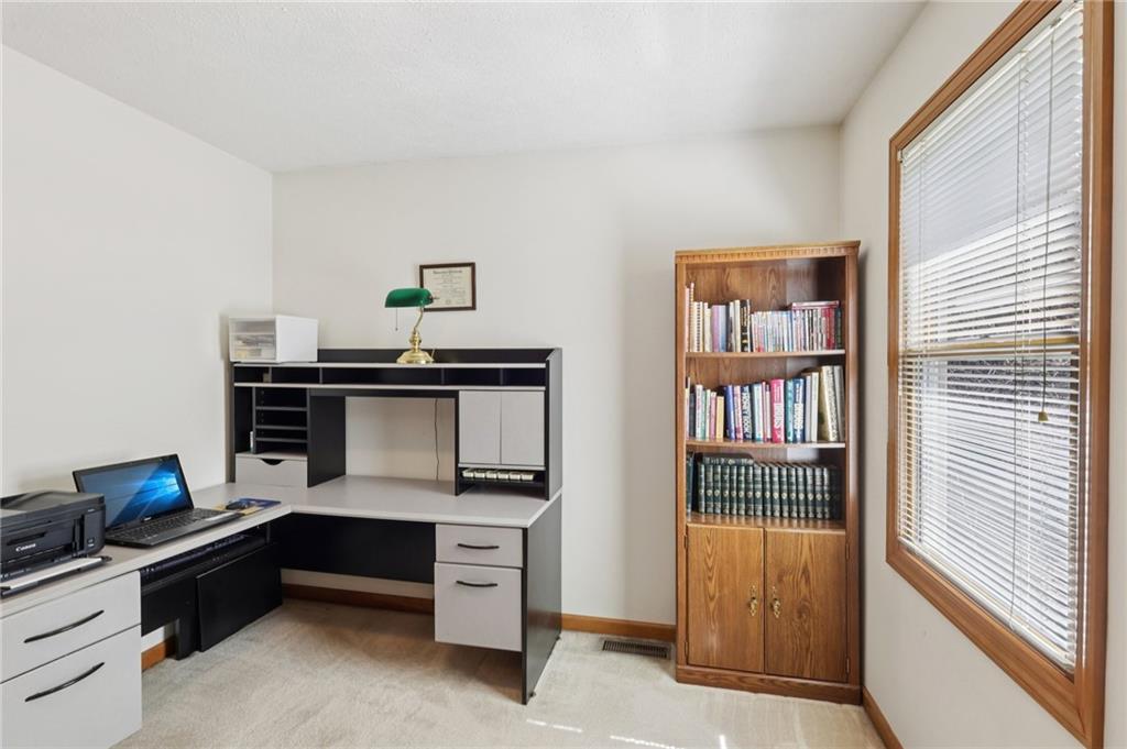 365 Cobblestone Circle McKees Rocks, PA 15136 - Photo 27 of 44