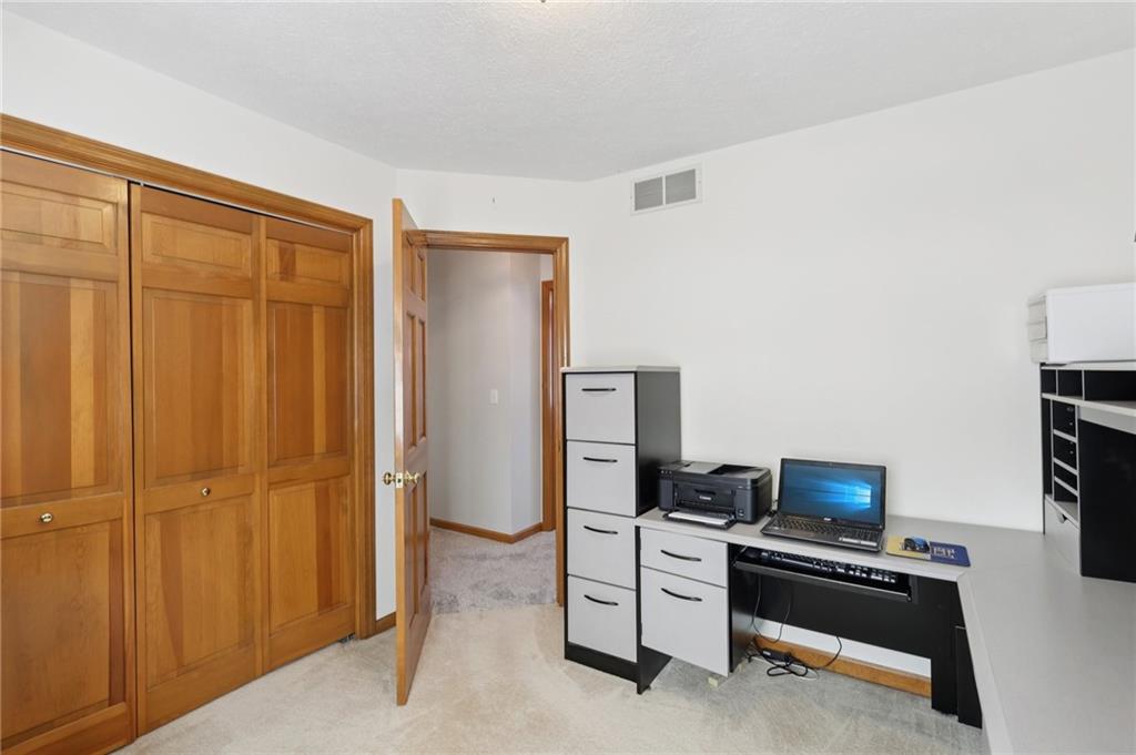 365 Cobblestone Circle McKees Rocks, PA 15136 - Photo 28 of 44