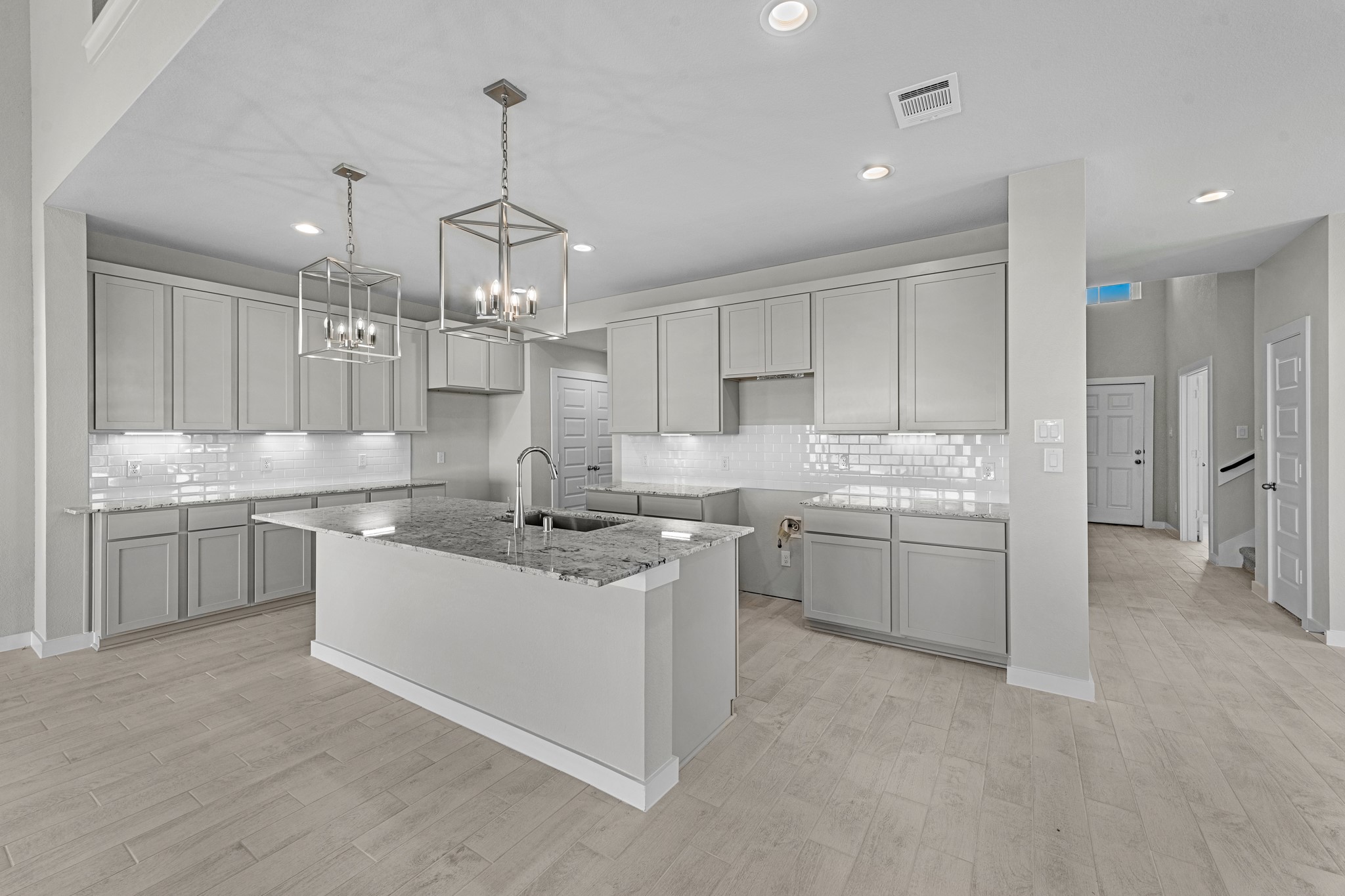 607 Yard Master Trail Rosharon, TX 77583 - Photo 2 of 31