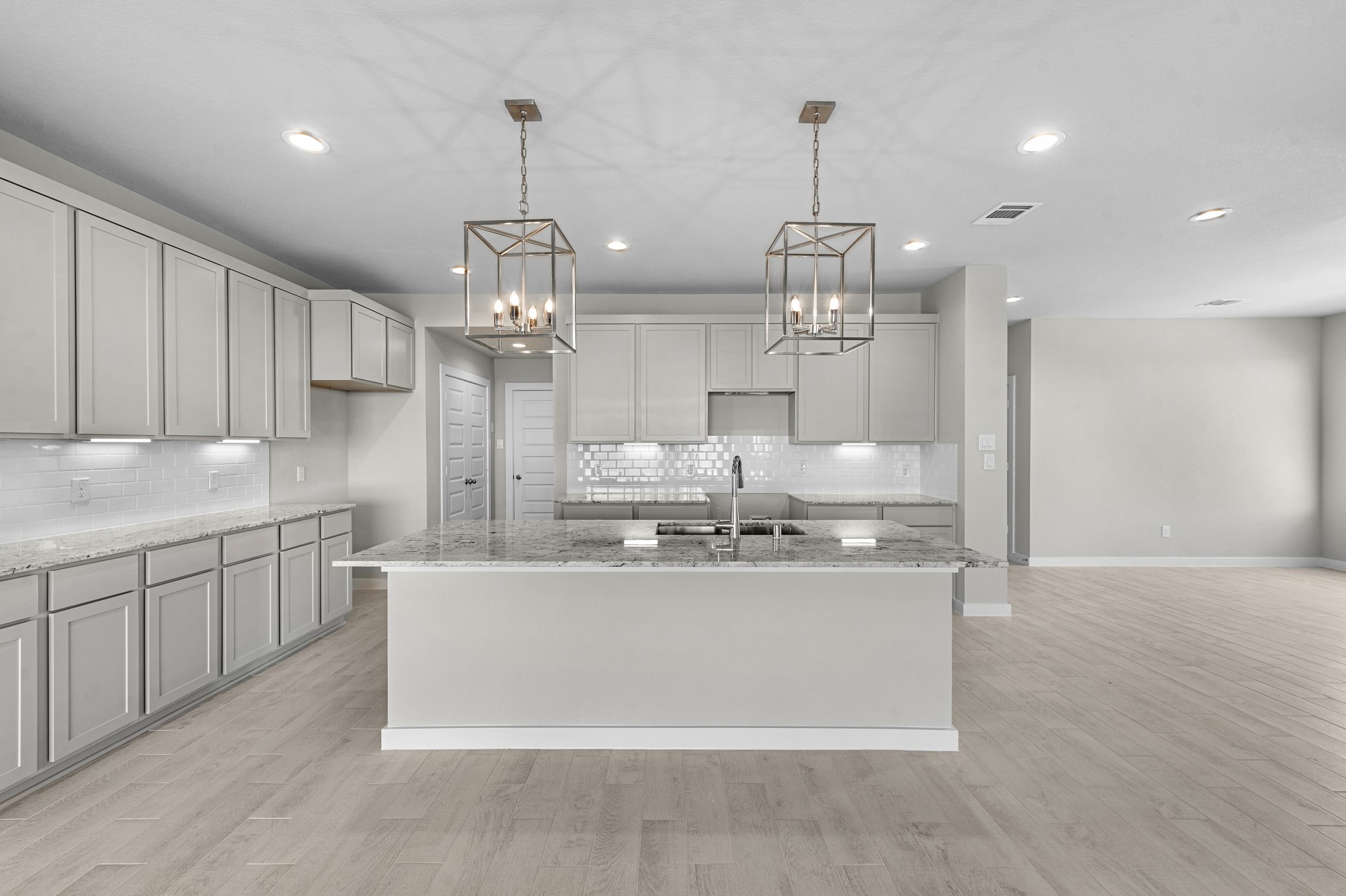 607 Yard Master Trail Rosharon, TX 77583 - Photo 3 of 31