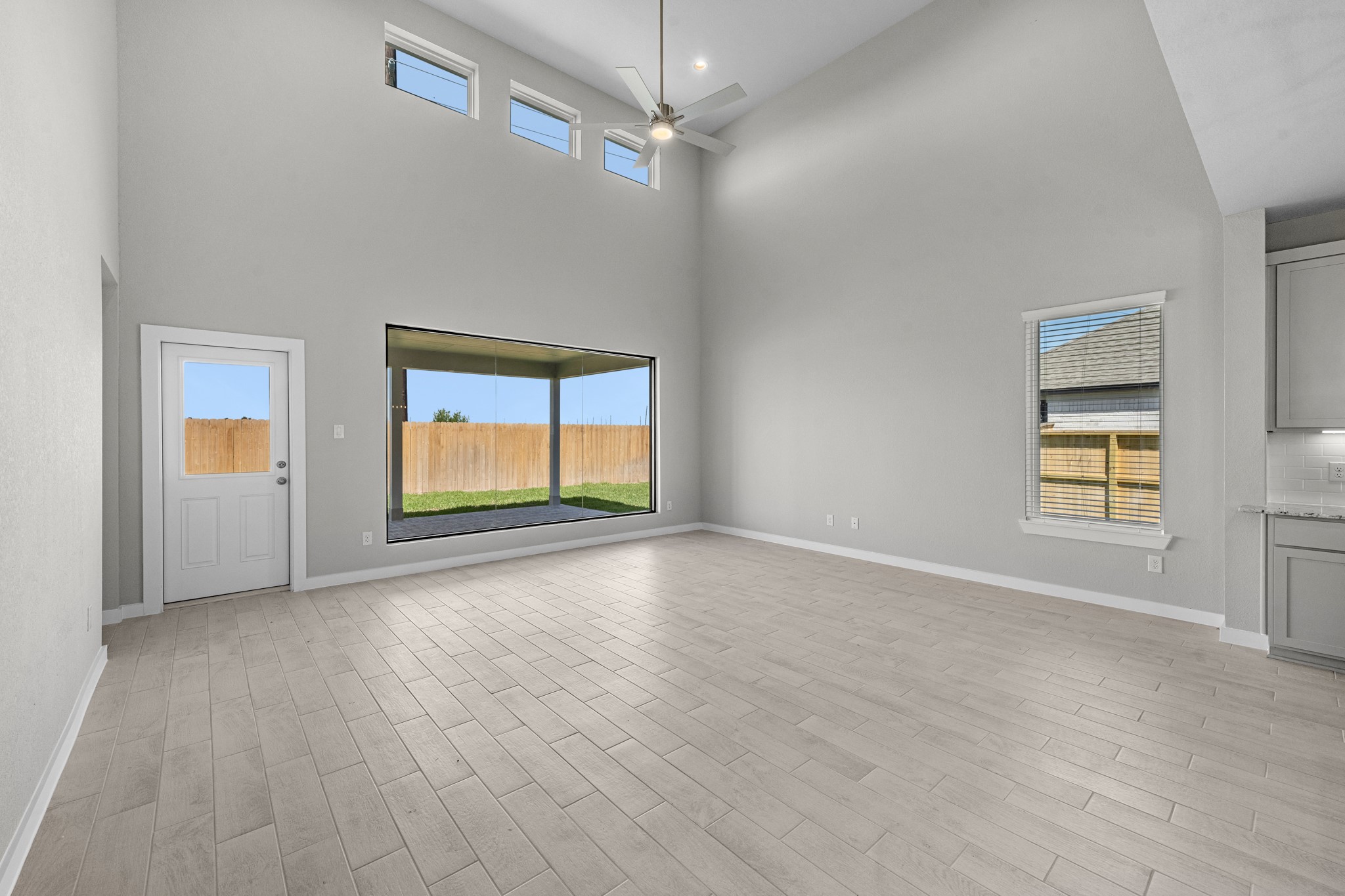 607 Yard Master Trail Rosharon, TX 77583 - Photo 7 of 31