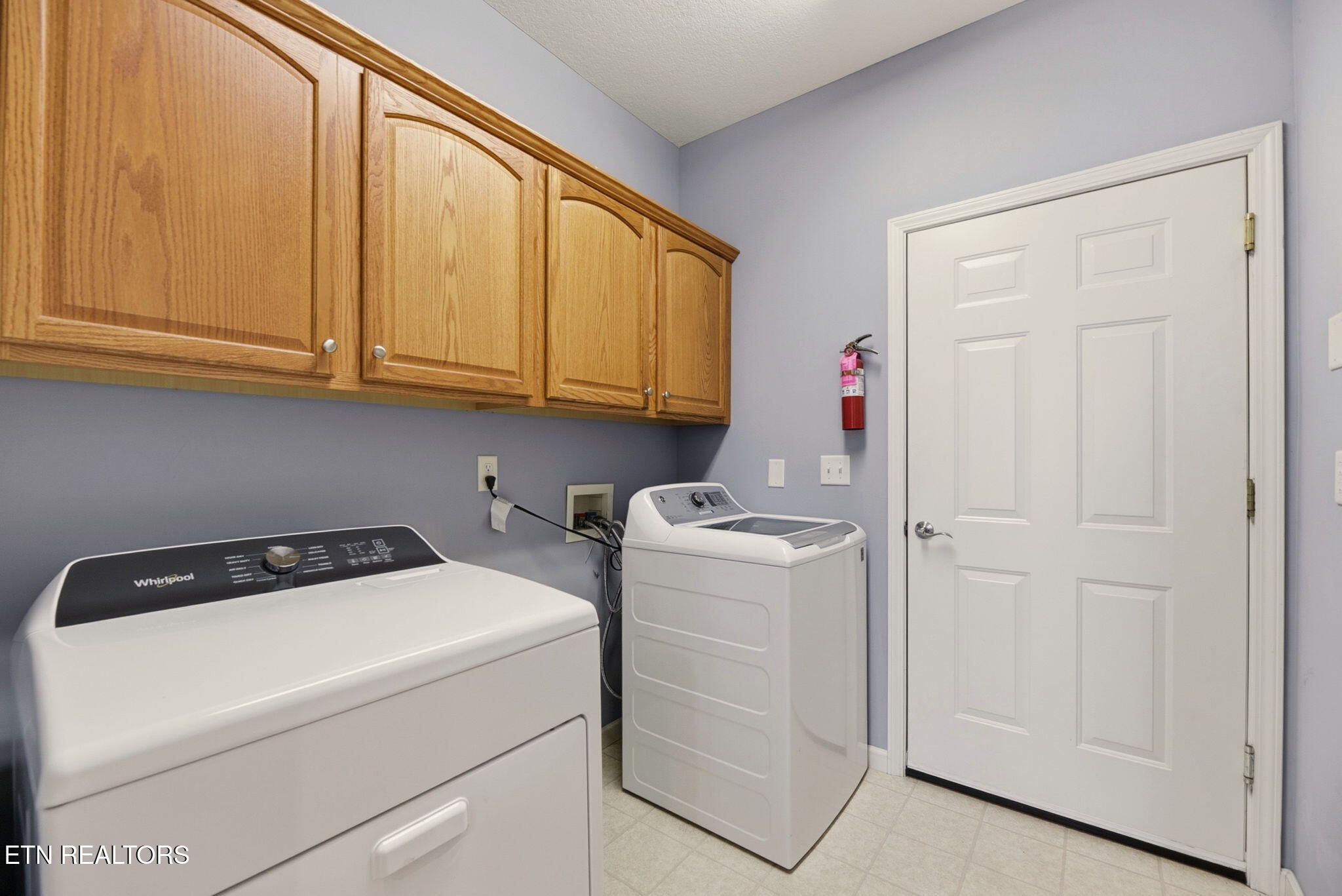119 Devanshire Court Oak Ridge, TN 37830 - Photo 16 of 32 laundry/garage entry