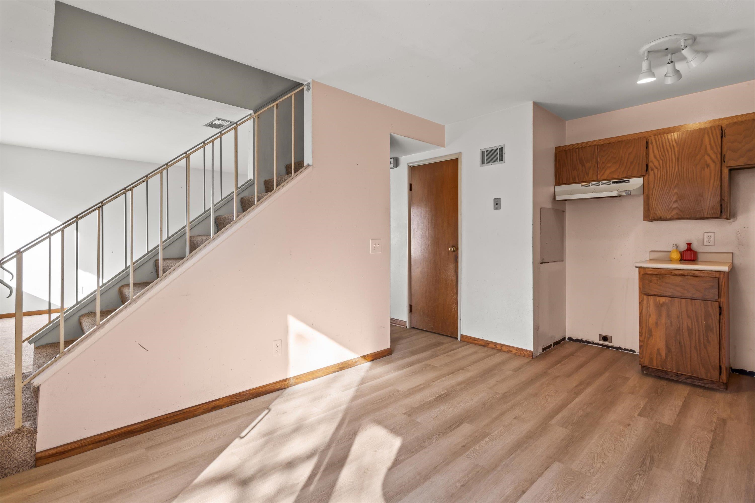 442 East Bluff Madison, WI 53704 - Photo 3 of 22