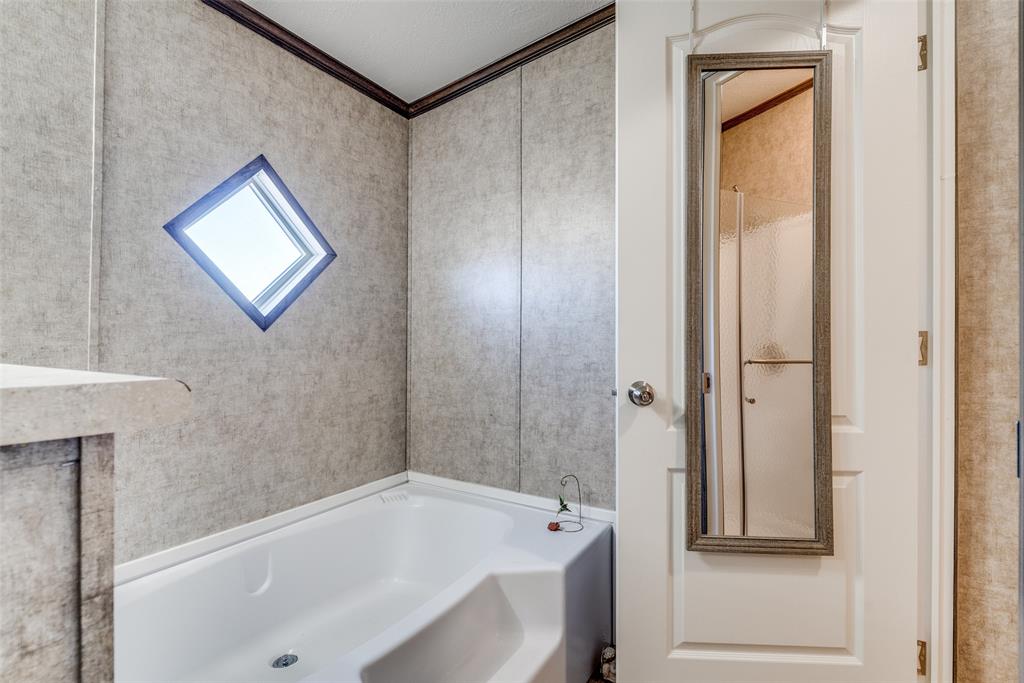 200 Farmhouse Road Springtown, TX 76082 - Photo 12 of 14