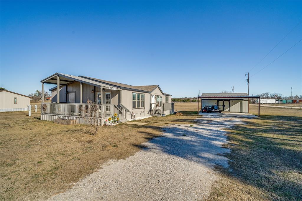 200 Farmhouse Road Springtown, TX 76082 - Photo 2 of 14