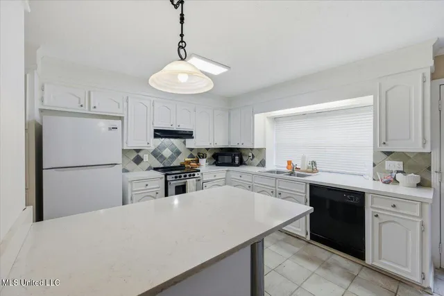 $190,000 | 46 Cascades Circle West, Clinton, MS 39056