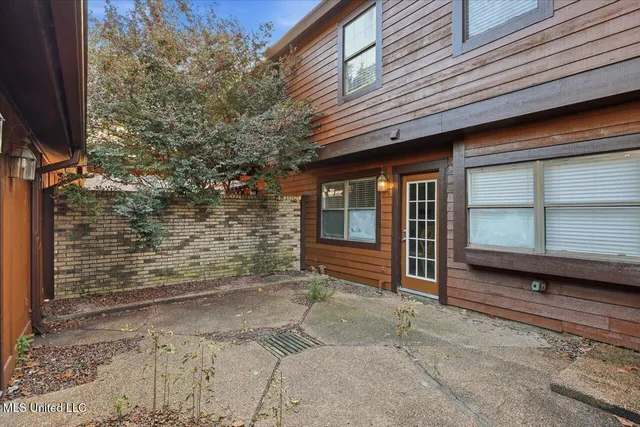 $190,000 | 46 Cascades Circle West, Clinton, MS 39056