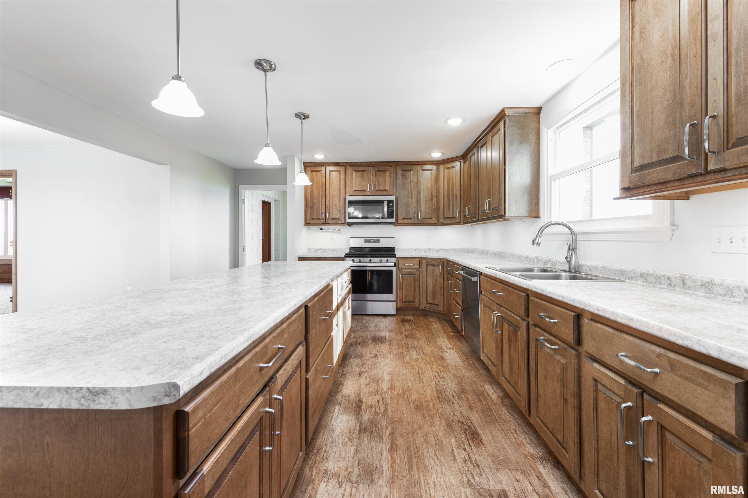 20209 West Farmington Road Trivoli, IL 61569 - Photo 8 of 45