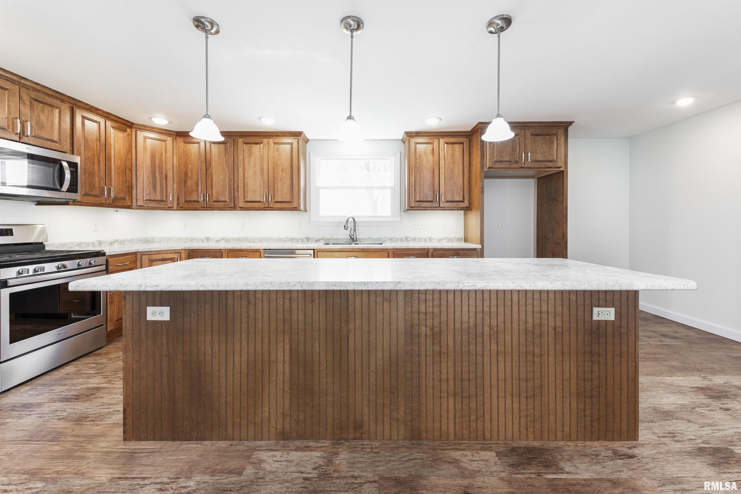 20209 West Farmington Road Trivoli, IL 61569 - Photo 10 of 45