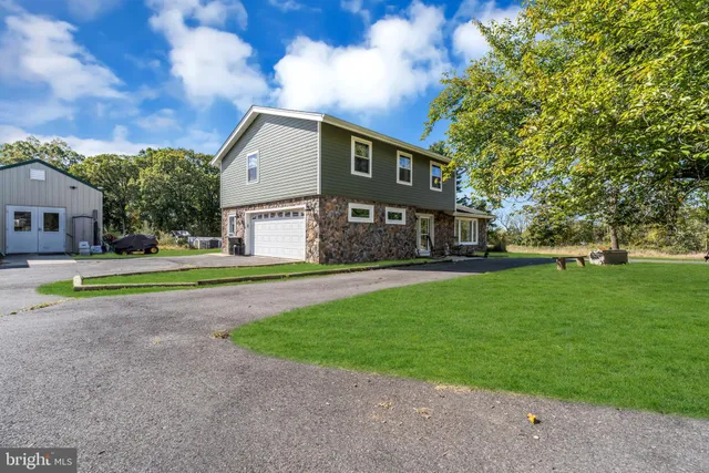 $828,000 | 70 MacKenzie Road, Hampton, NJ 08827