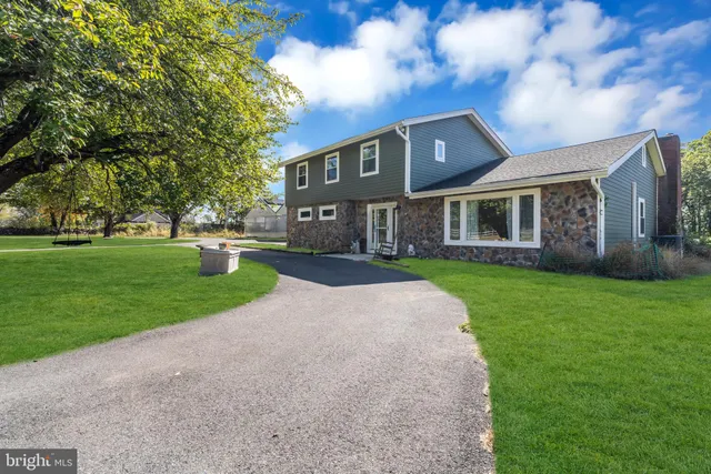 $828,000 | 70 MacKenzie Road, Hampton, NJ 08827