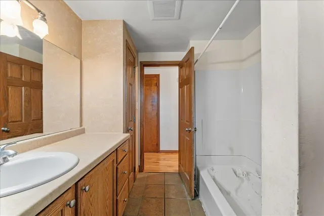 $200,000 | 838 Marydale Drive, Green Bay, WI 54313