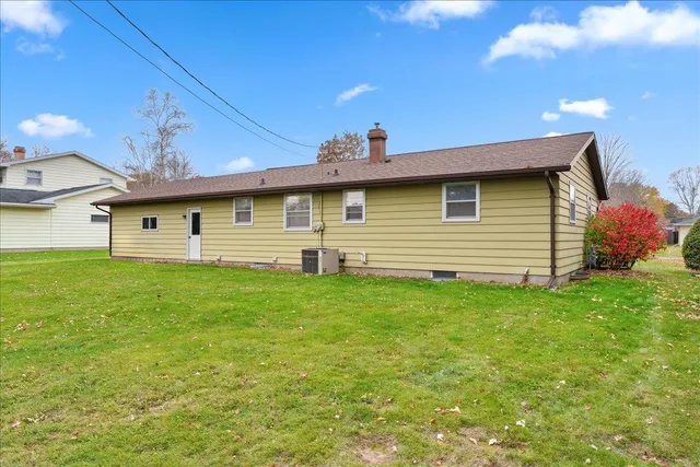 $200,000 | 838 Marydale Drive, Green Bay, WI 54313