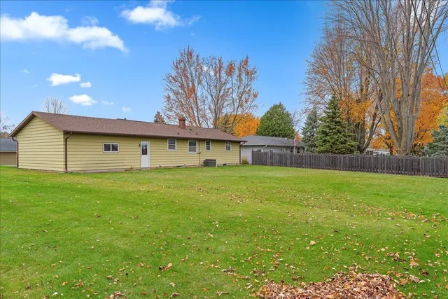 $200,000 | 838 Marydale Drive, Green Bay, WI 54313