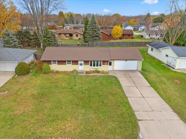 $200,000 | 838 Marydale Drive, Green Bay, WI 54313