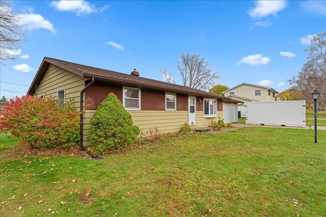 $200,000 | 838 Marydale Drive, Green Bay, WI 54313