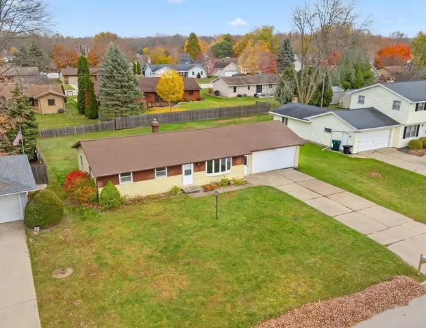 $200,000 | 838 Marydale Drive, Green Bay, WI 54313