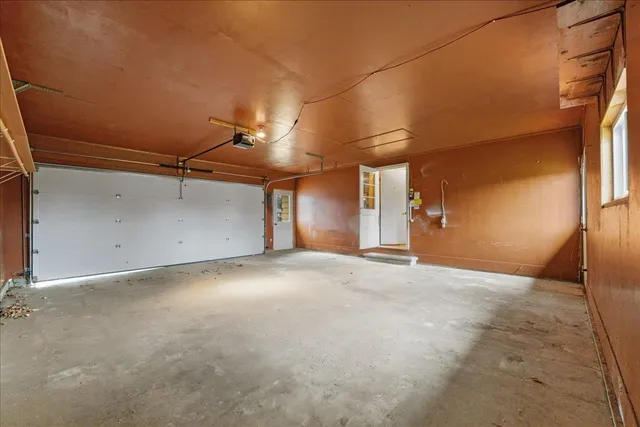 $200,000 | 838 Marydale Drive, Green Bay, WI 54313