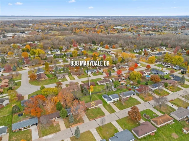 $200,000 | 838 Marydale Drive, Green Bay, WI 54313