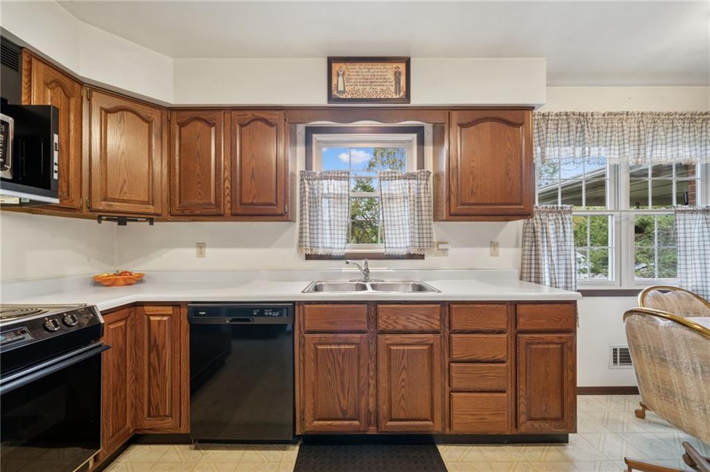 117 Darrow Road Monroeville, PA 15146 - Photo 13 of 42 Gallery Image 13
